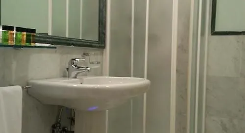 Ih Hotels Roma La Mela 4*, Rome