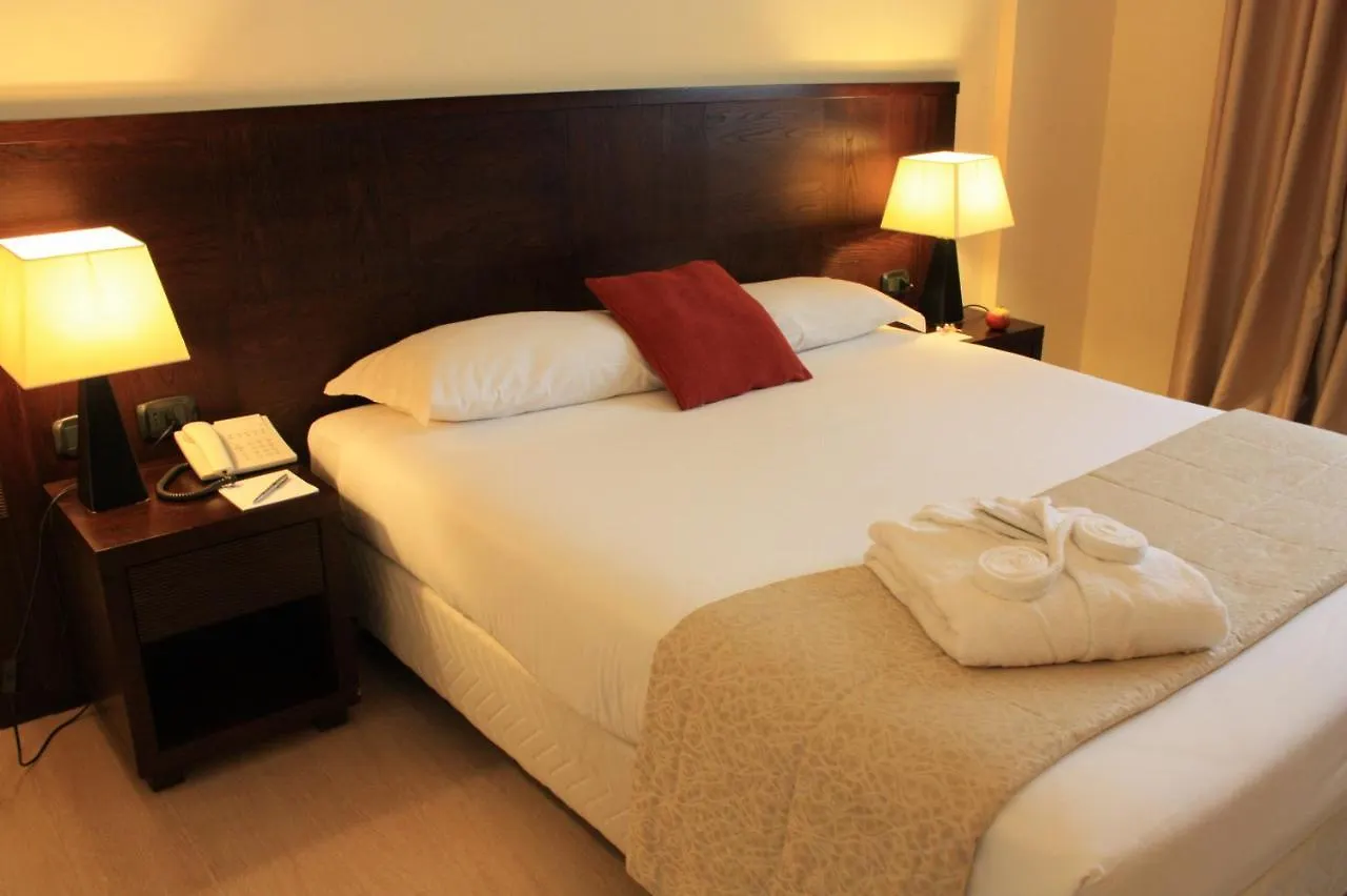Ih Hotels Roma La Mela 4*, Rome